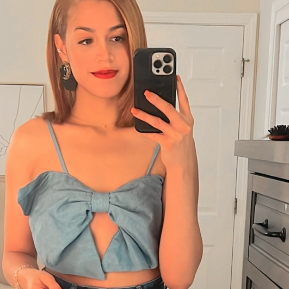 Very cute bow top denim color